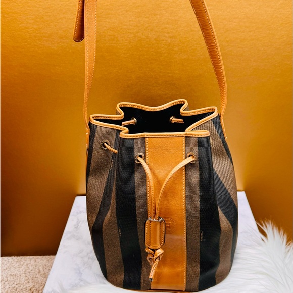 { Fendi } Vintage “Pequon” Brown & Black Crossbody Bucket Bag - Picture 7 of 15